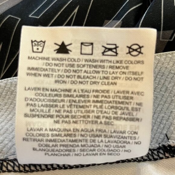 Nike Pro Athletic Leggings Womens Small Black Gray Hypercool Mesh Sides Workout - Picture 8 of 8